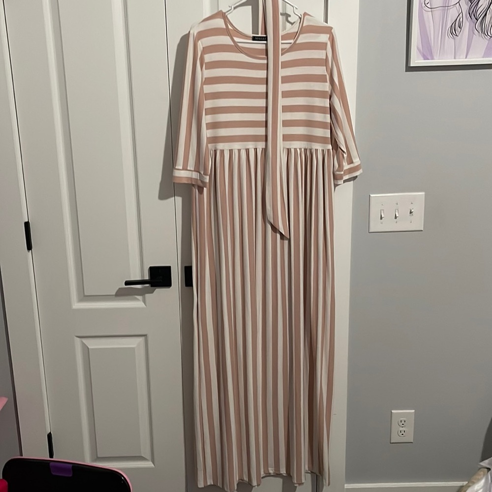 Nuggles dress size large! Only wore once